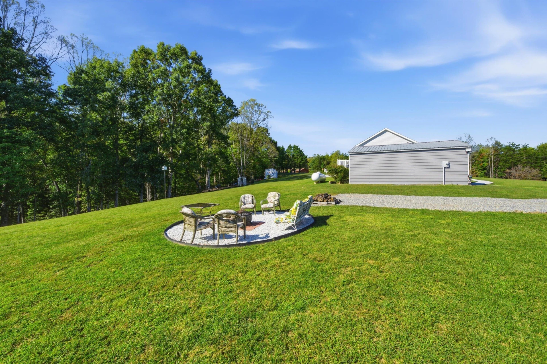 1086 Blackwater Hills DR - Photo 43
