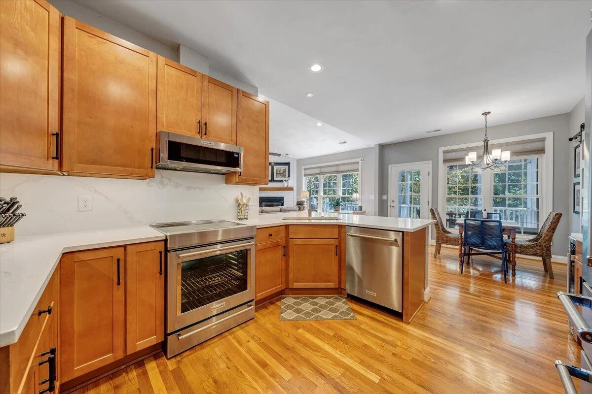 203 Windcrest DR - Photo 4