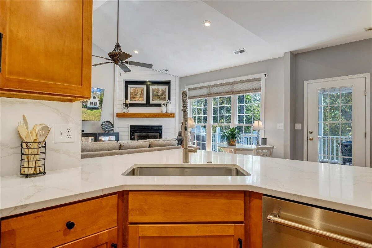 203 Windcrest DR - Photo 17