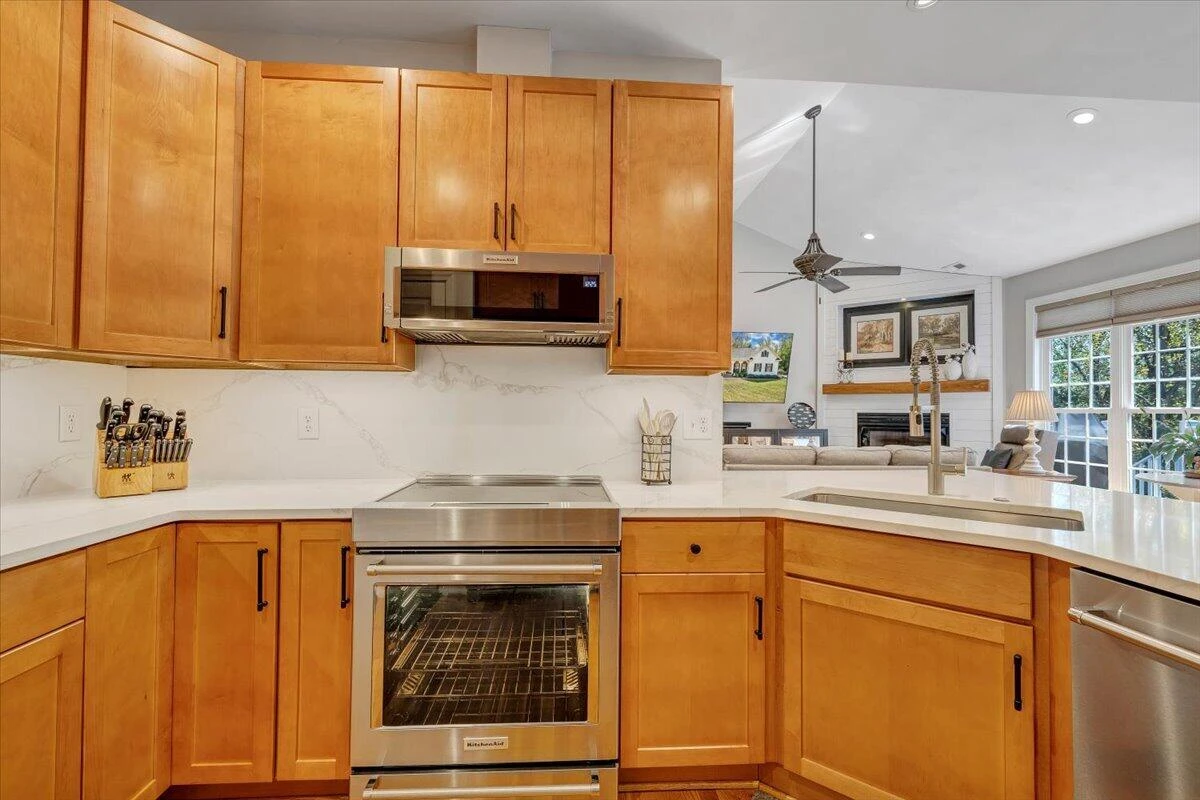 203 Windcrest DR - Photo 18