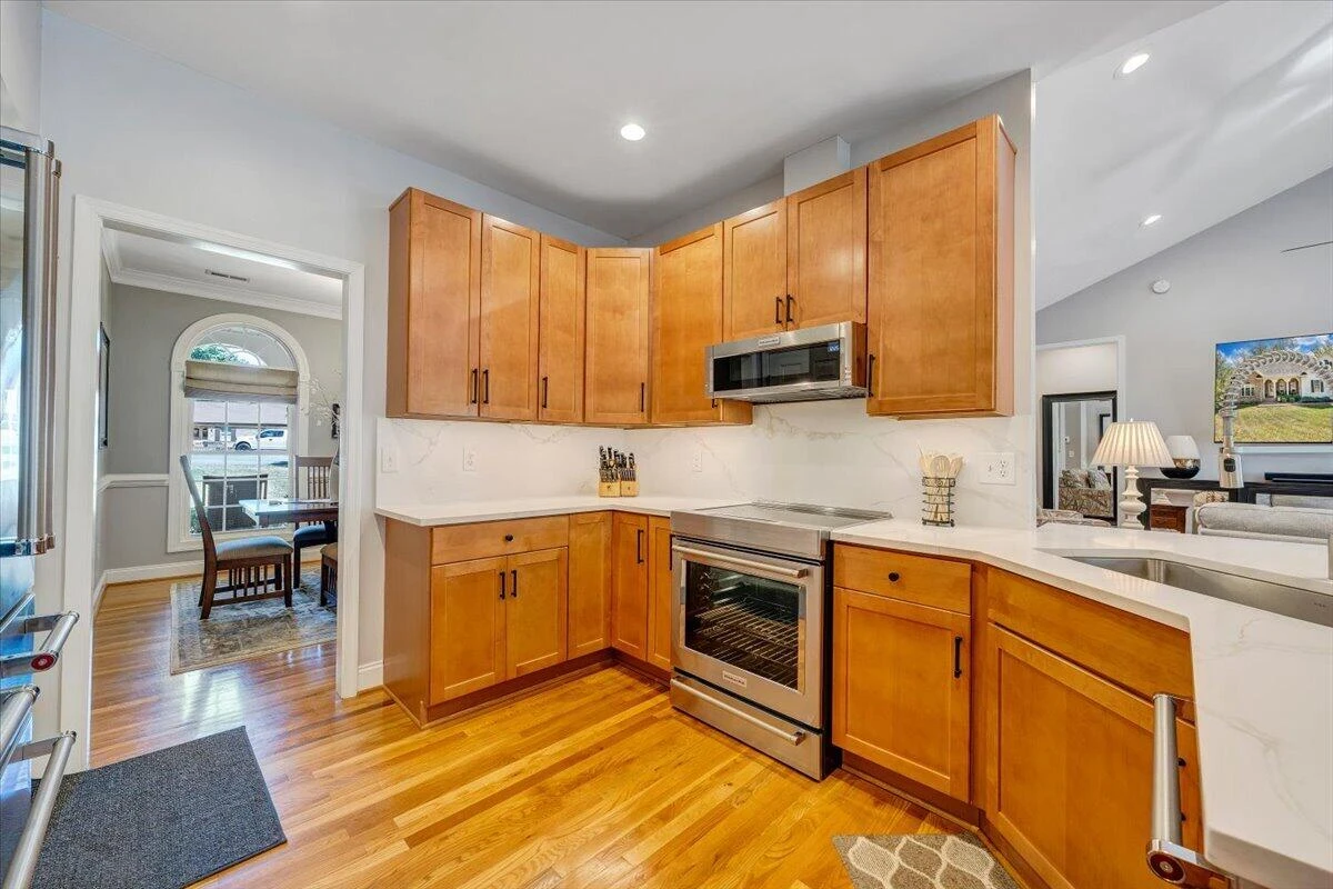 203 Windcrest DR - Photo 19