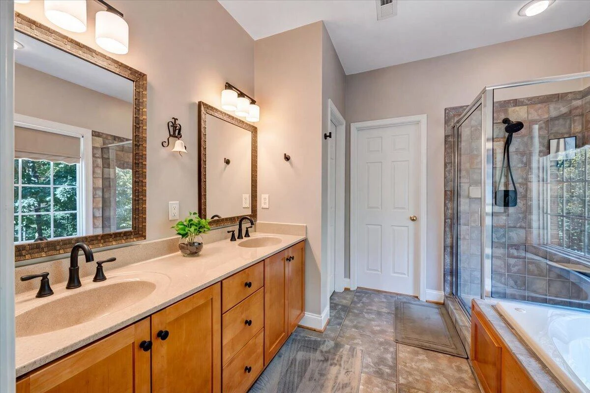 203 Windcrest DR - Photo 23