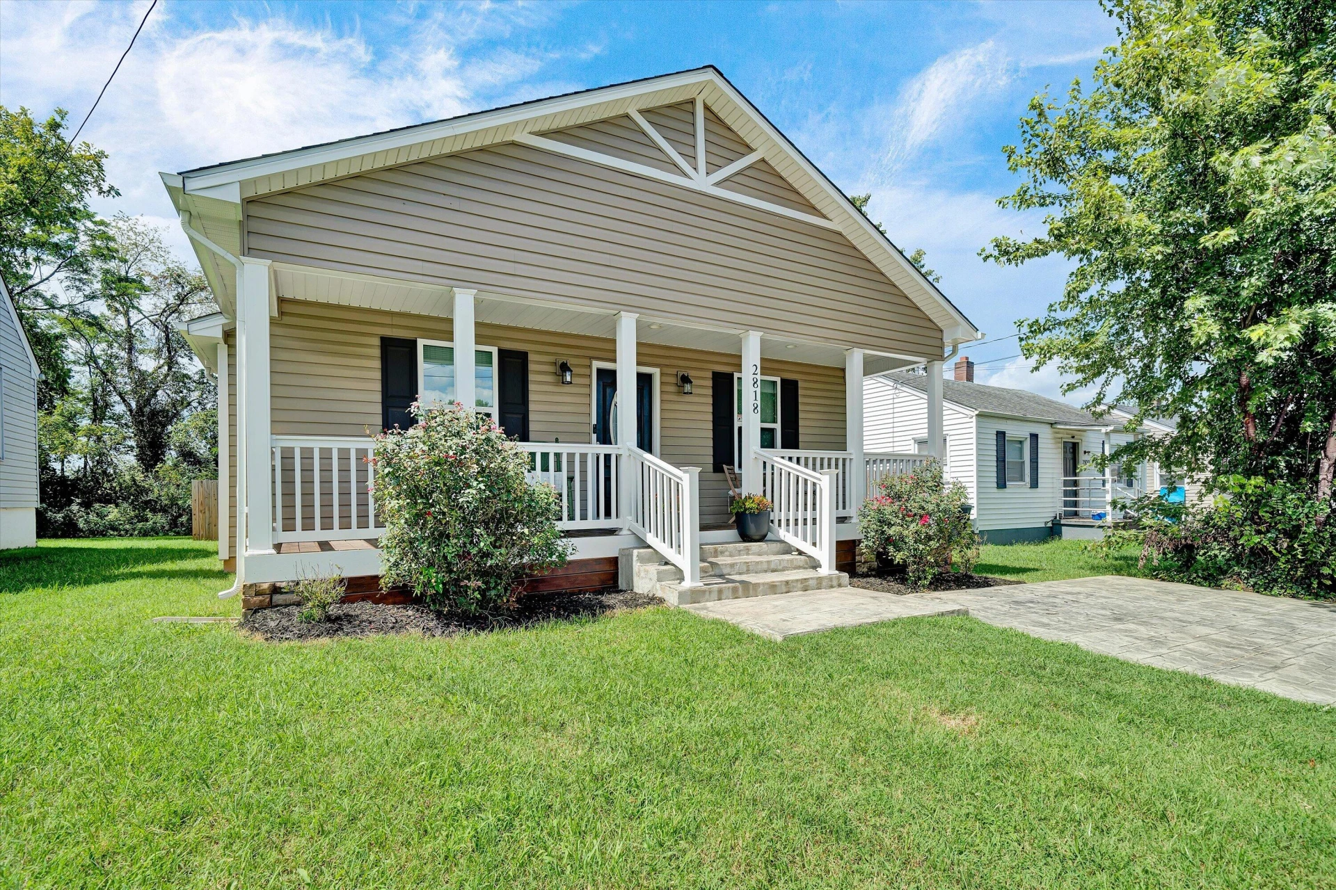 2818 Ridgefield ST NE - Photo 2