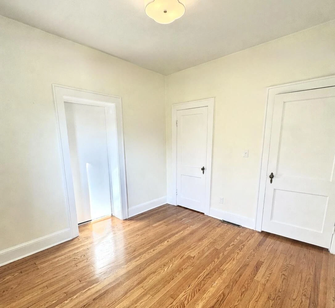 3116 Spring RD SW - Photo 5