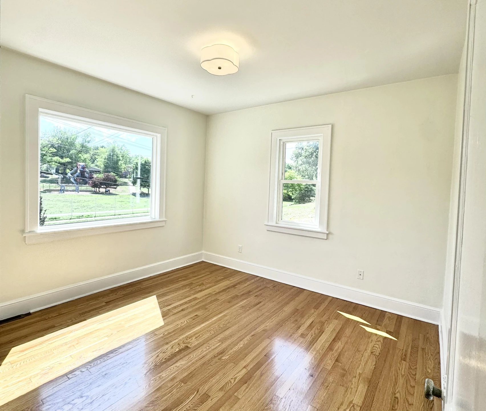3116 Spring RD SW - Photo 4