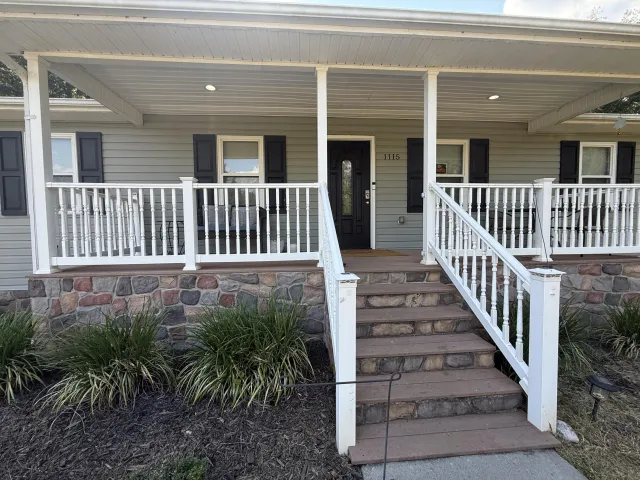 1115 Glider LN, Huddleston, VA, 24104