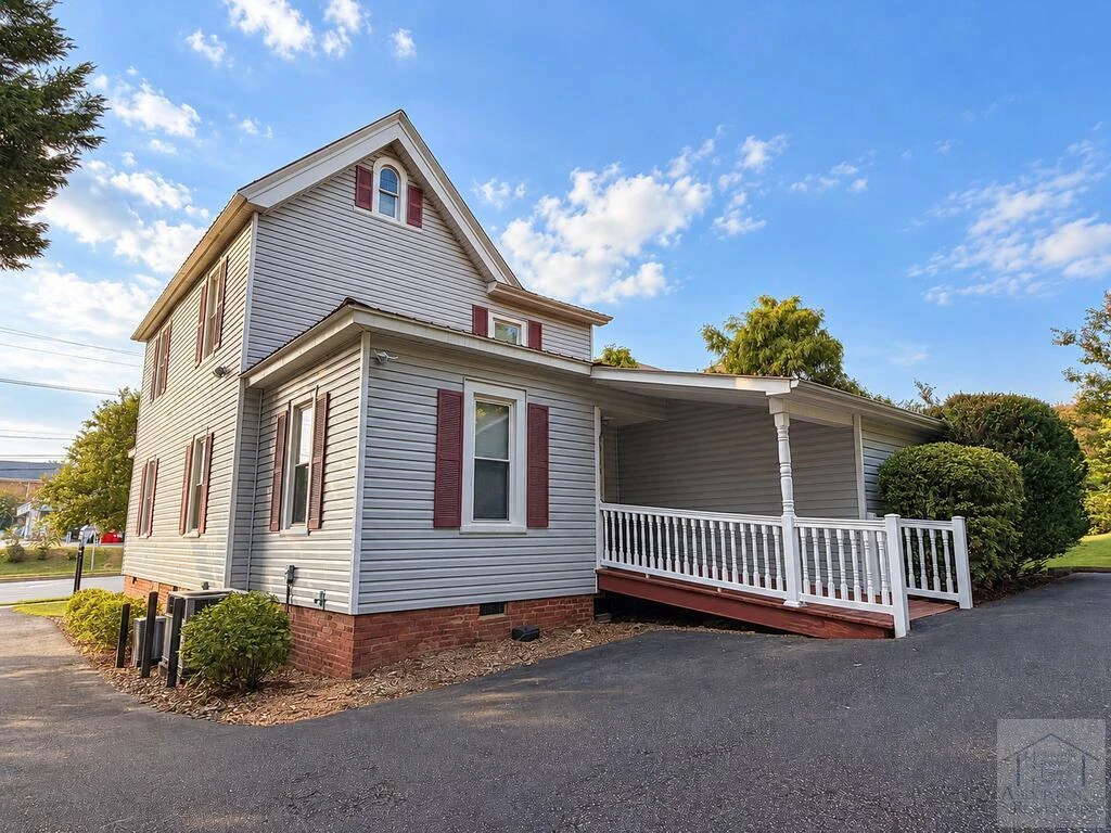 33 Ellsworth ST - Photo 4