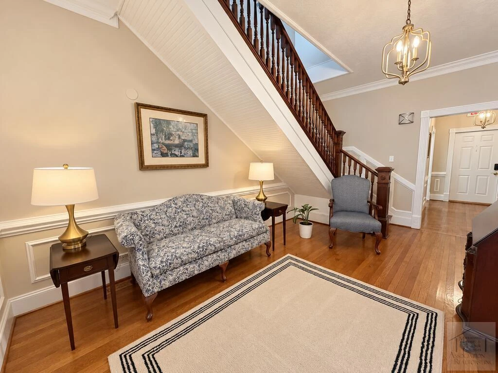 33 Ellsworth ST - Photo 10