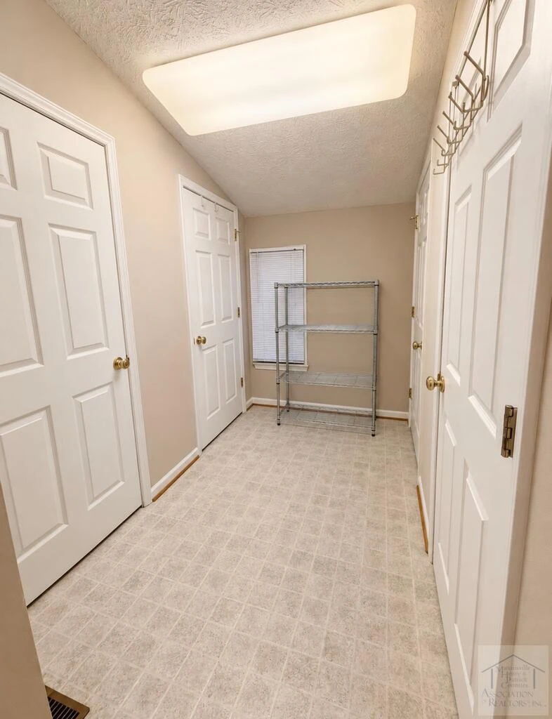 33 Ellsworth ST - Photo 20