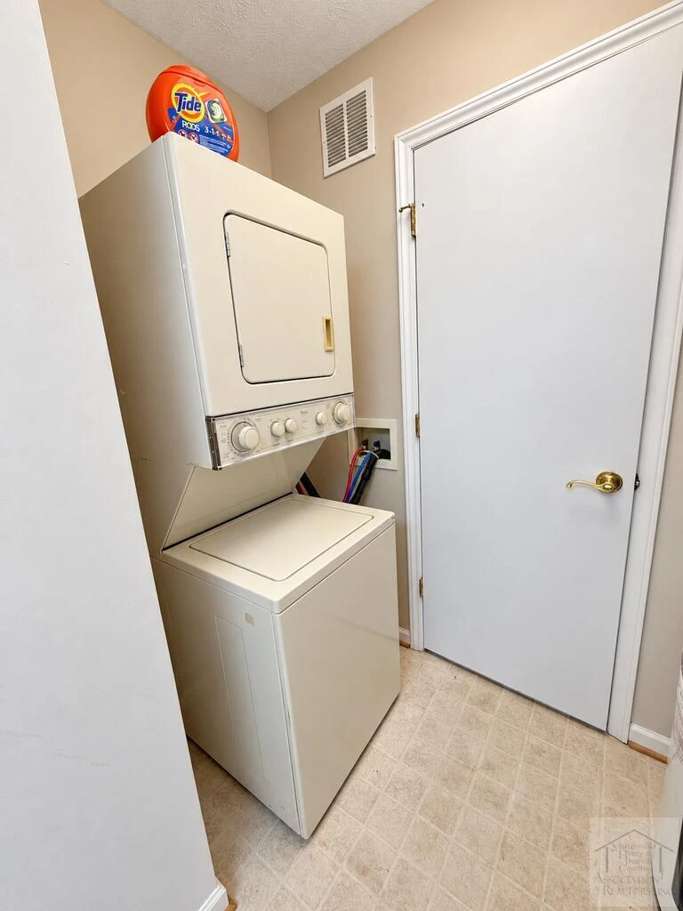 33 Ellsworth ST - Photo 21