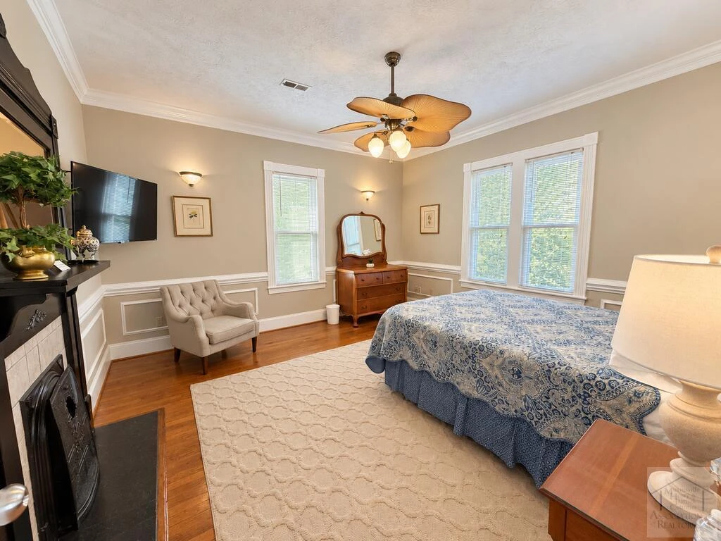 33 Ellsworth ST - Photo 23