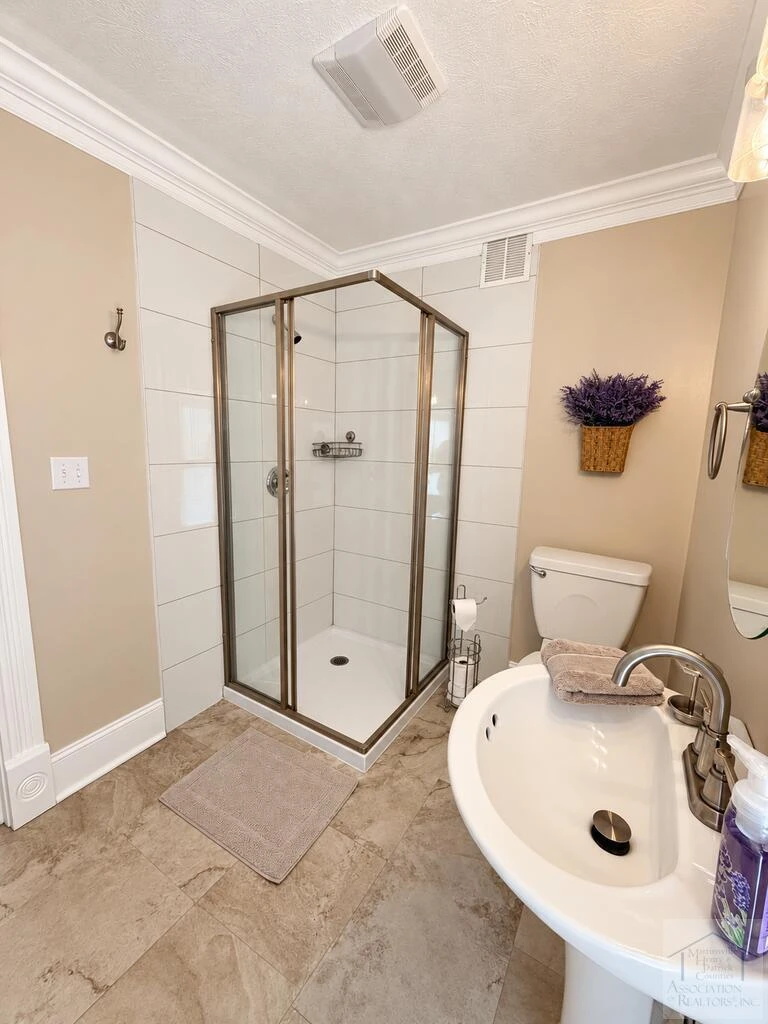 33 Ellsworth ST - Photo 28