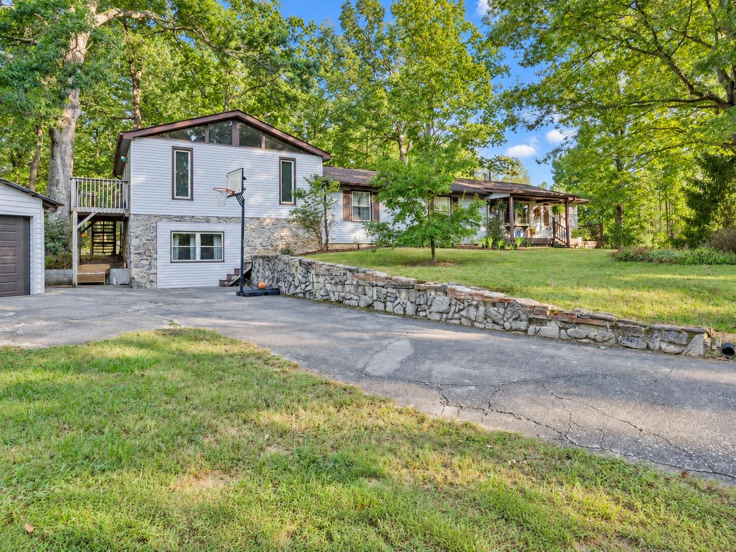 1182 Rabbit DR