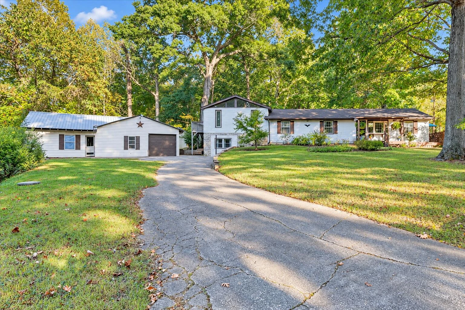 1182 Rabbit DR - Photo 3