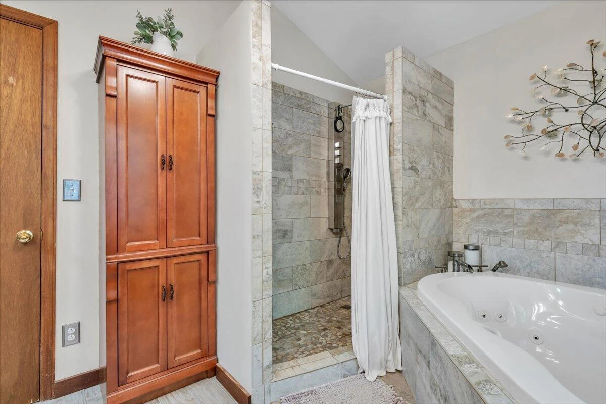 1182 Rabbit DR - Photo 32