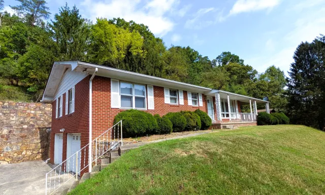 2802 Winterberry AVE, Covington, VA, 24426