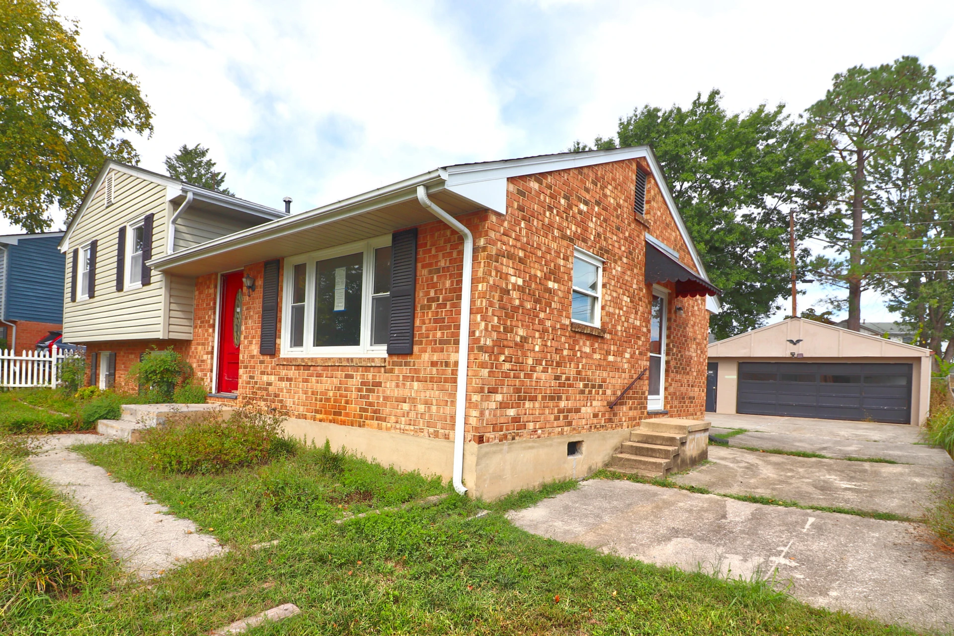 713 Moran AVE - Photo 2