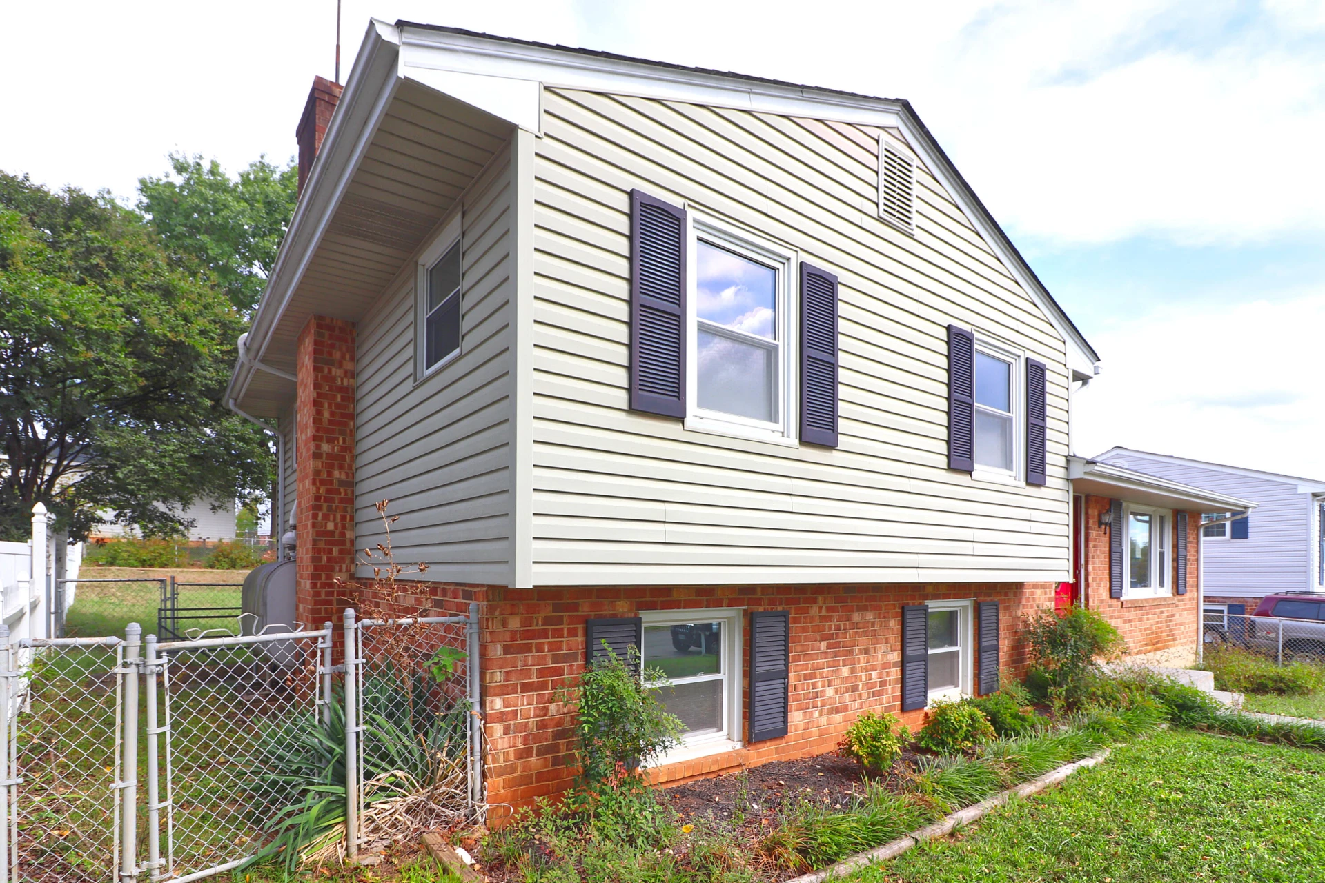 713 Moran AVE - Photo 3