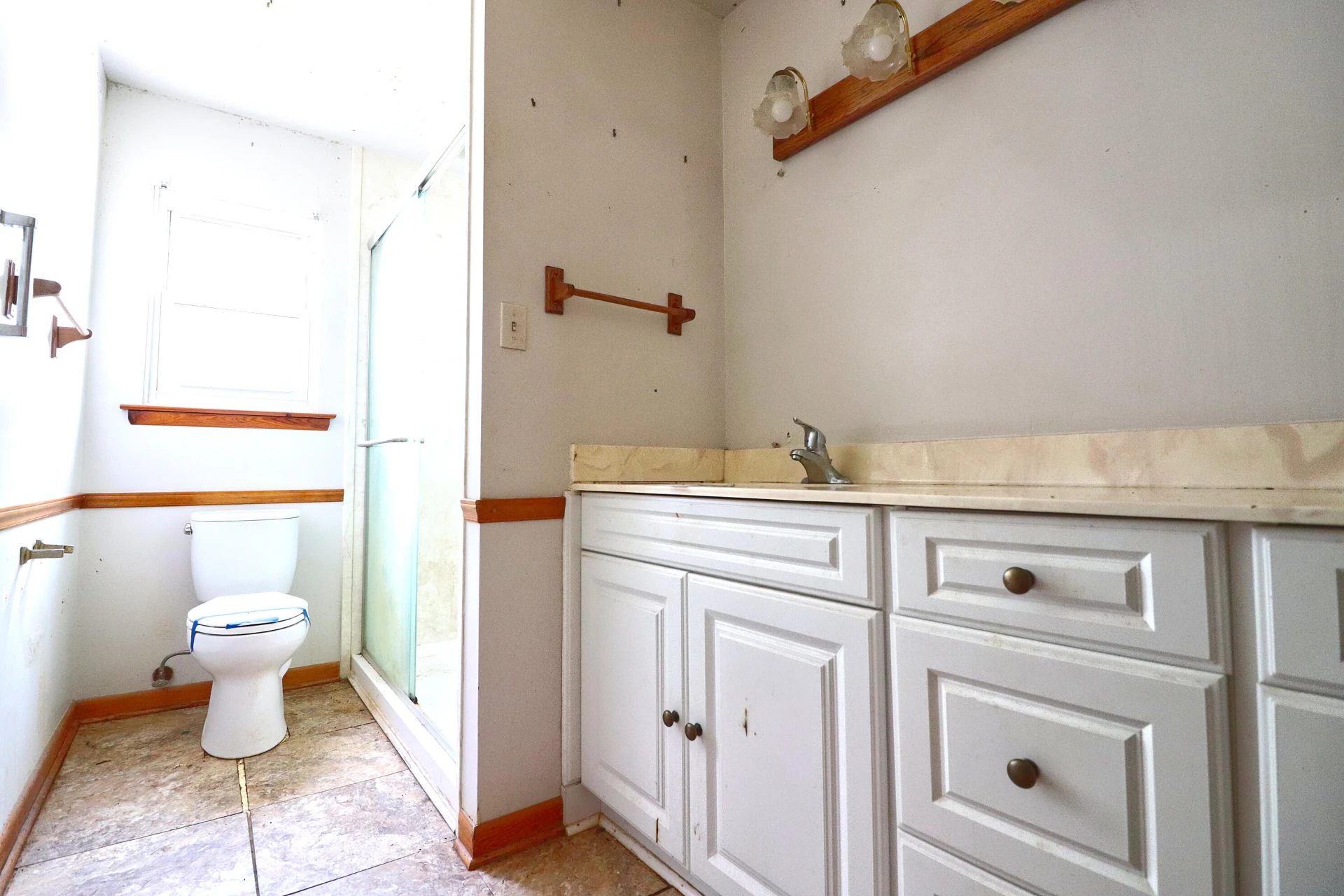 713 Moran AVE - Photo 12