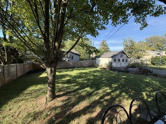 2118 Laburnum AVE SW - Photo 37
