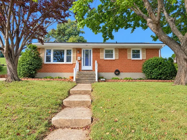 142 Maplelawn AVE NE