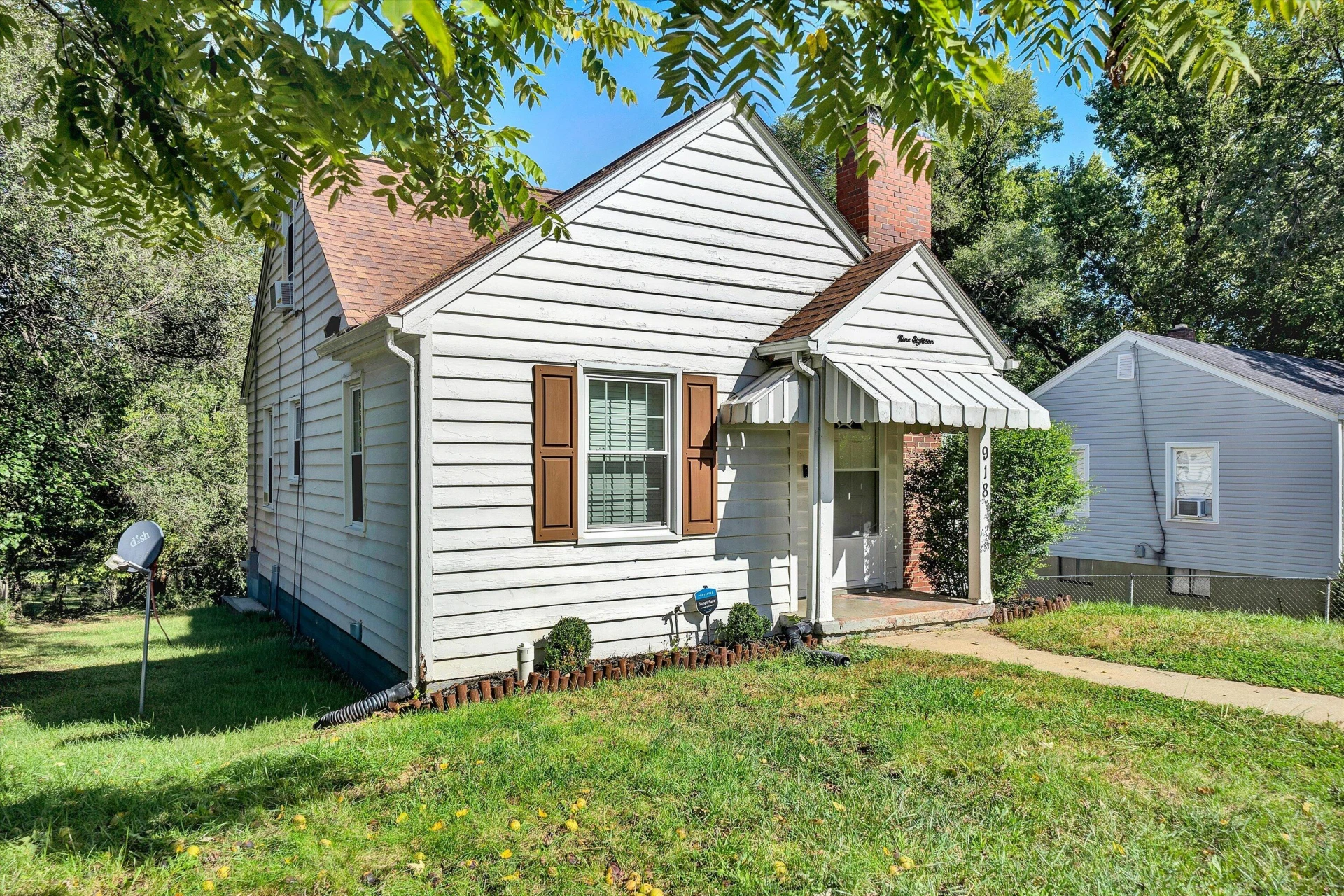 918 Westside BLVD NW - Photo 3
