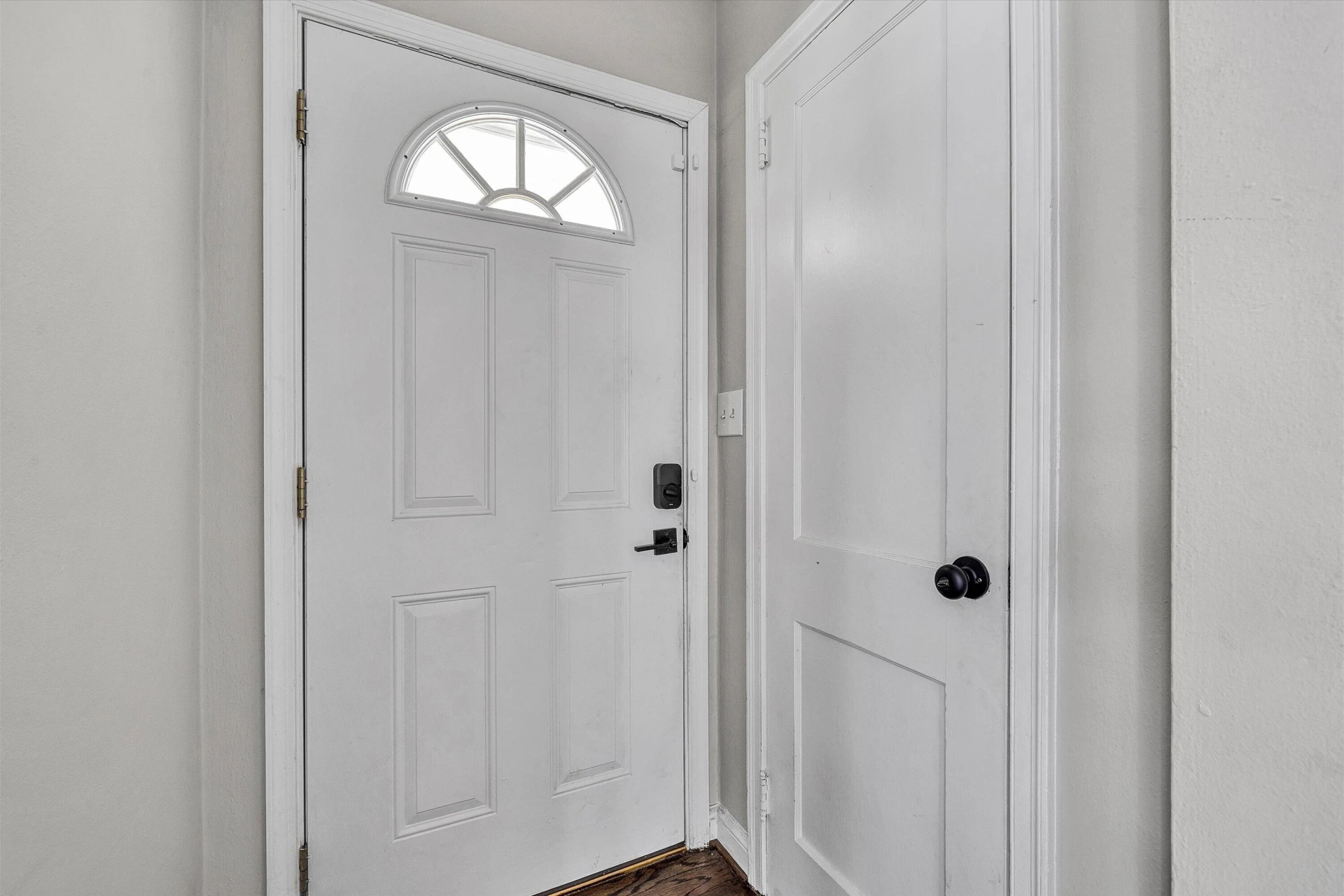 918 Westside BLVD NW - Photo 5