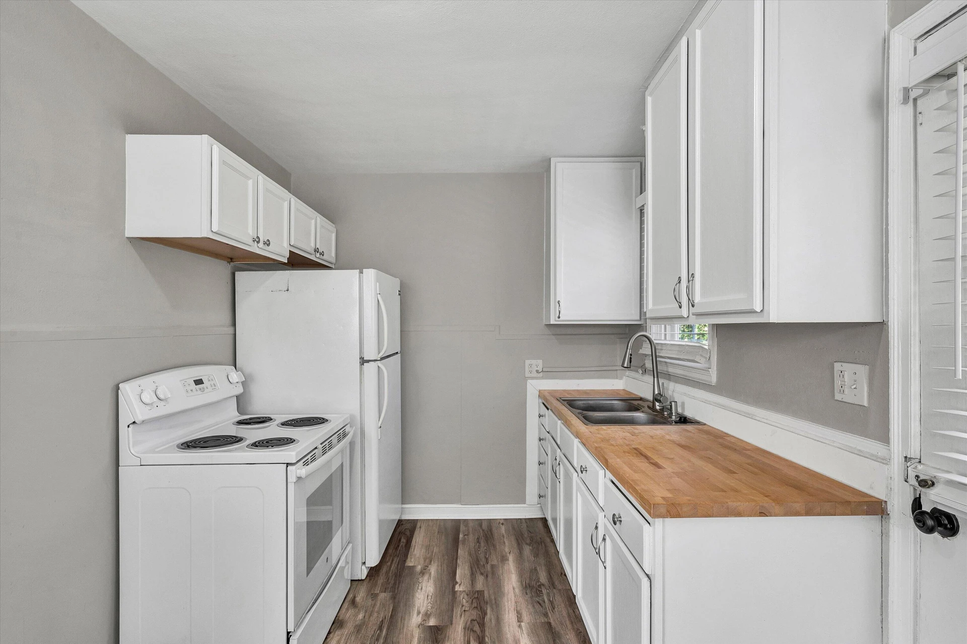 918 Westside BLVD NW - Photo 11