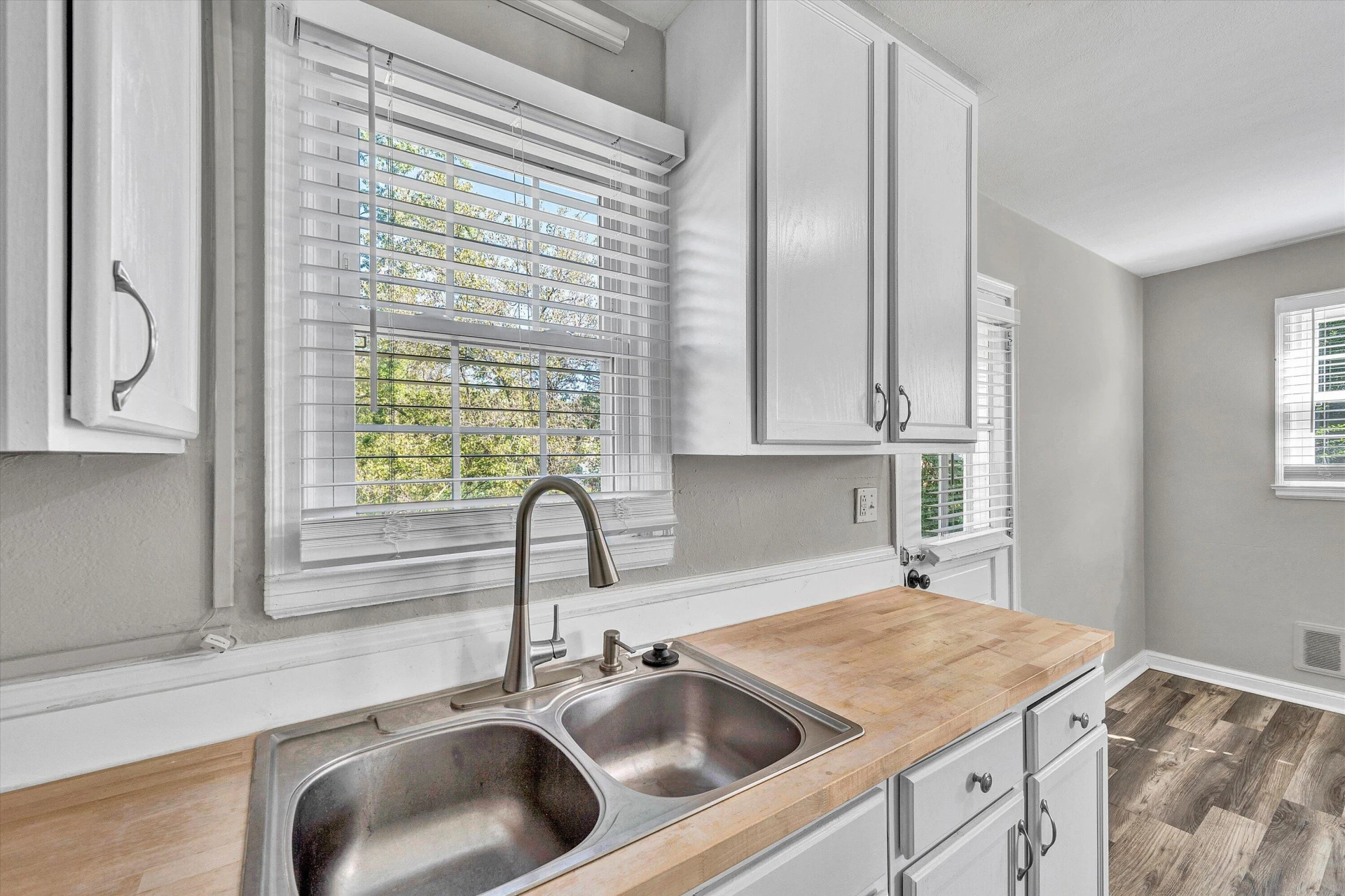 918 Westside BLVD NW - Photo 12