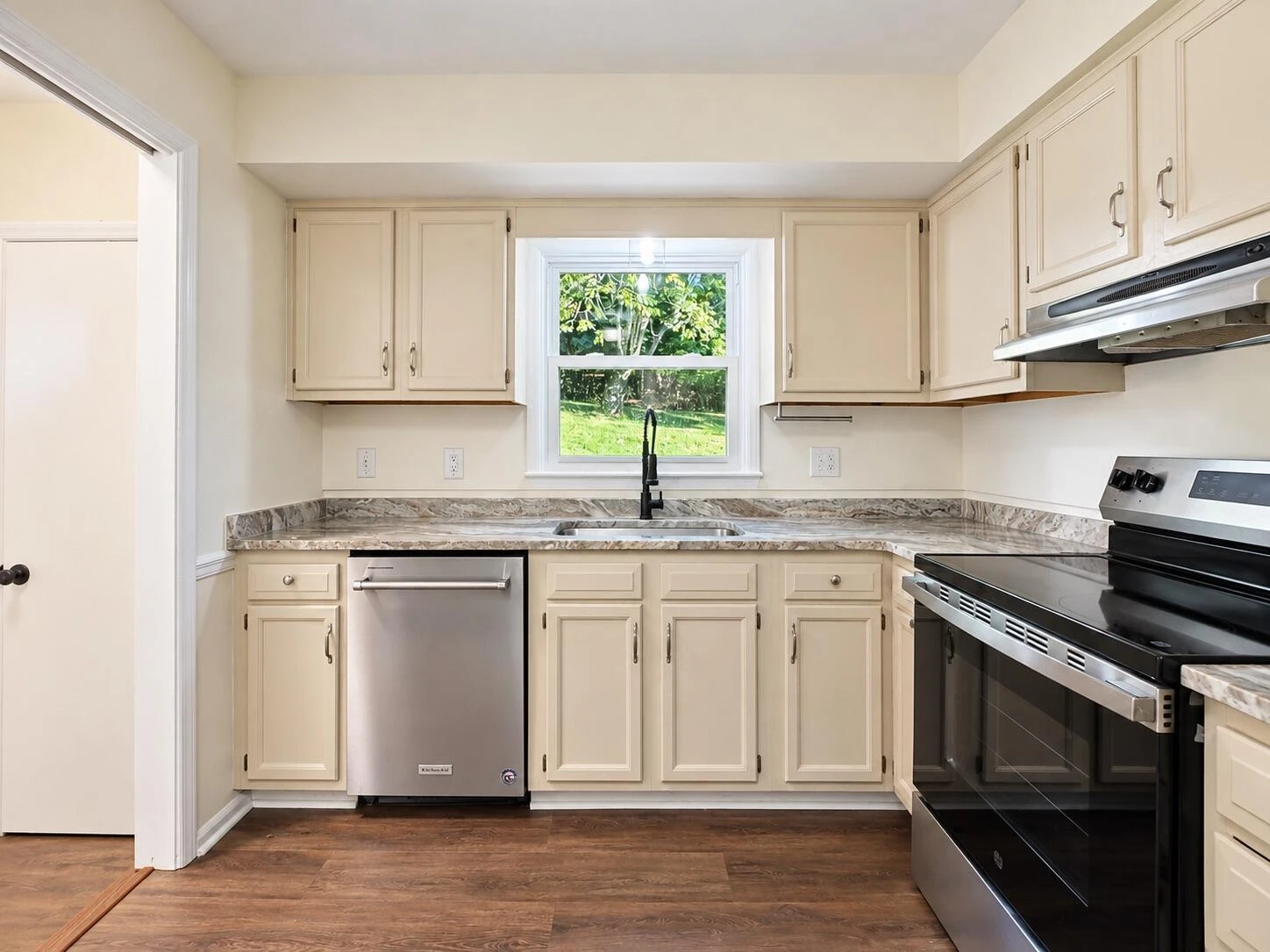 5028 Sunny Side DR - Photo 14