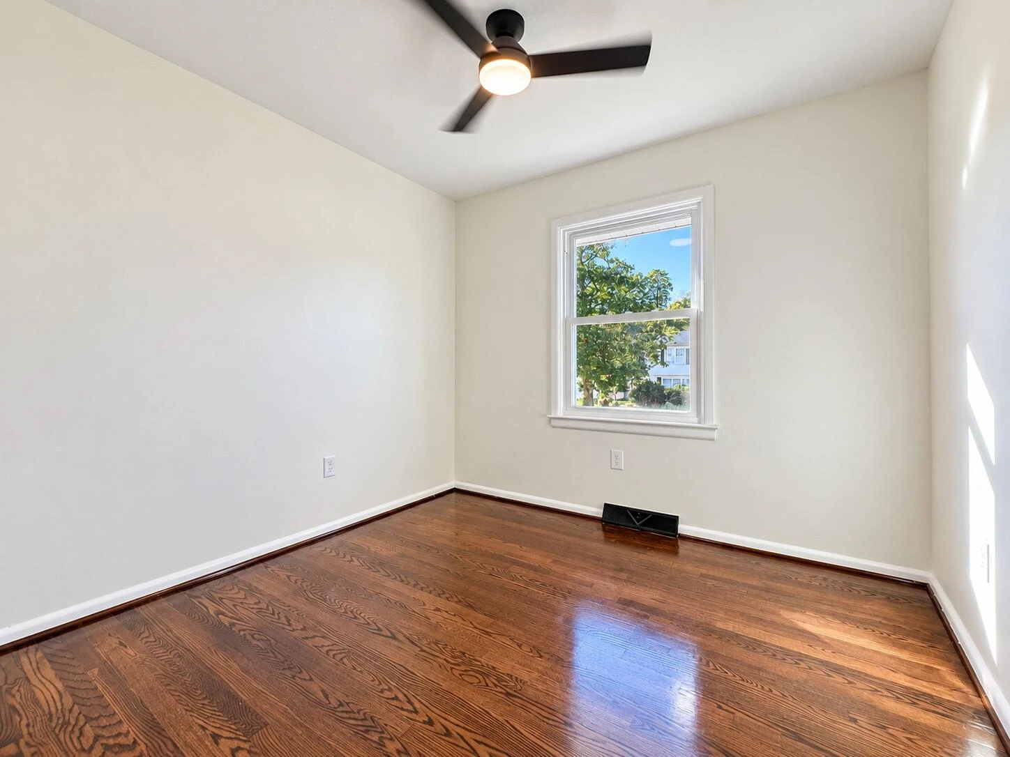 5028 Sunny Side DR - Photo 22