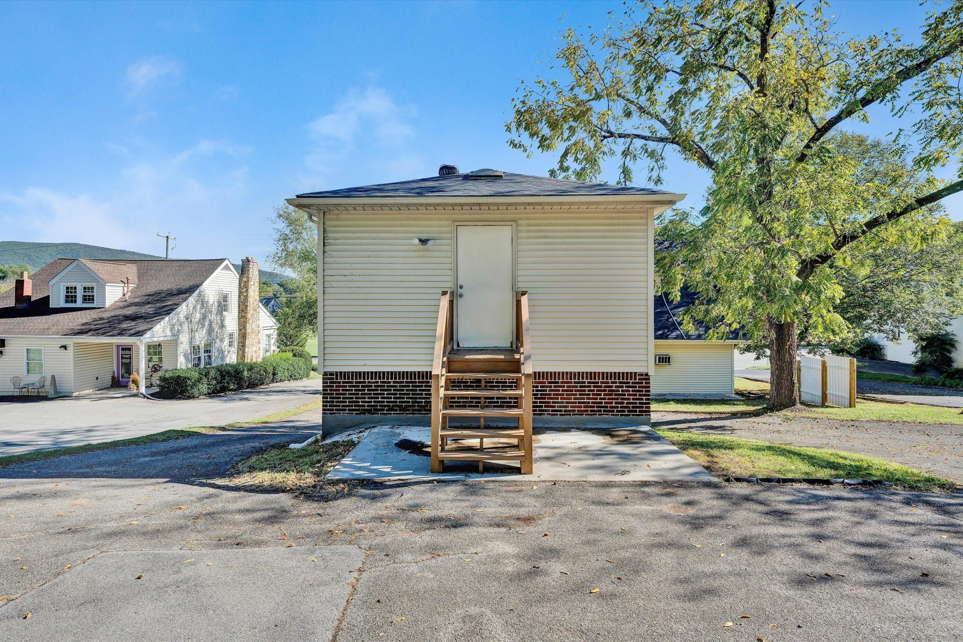 7760 Williamson RD - Photo 32