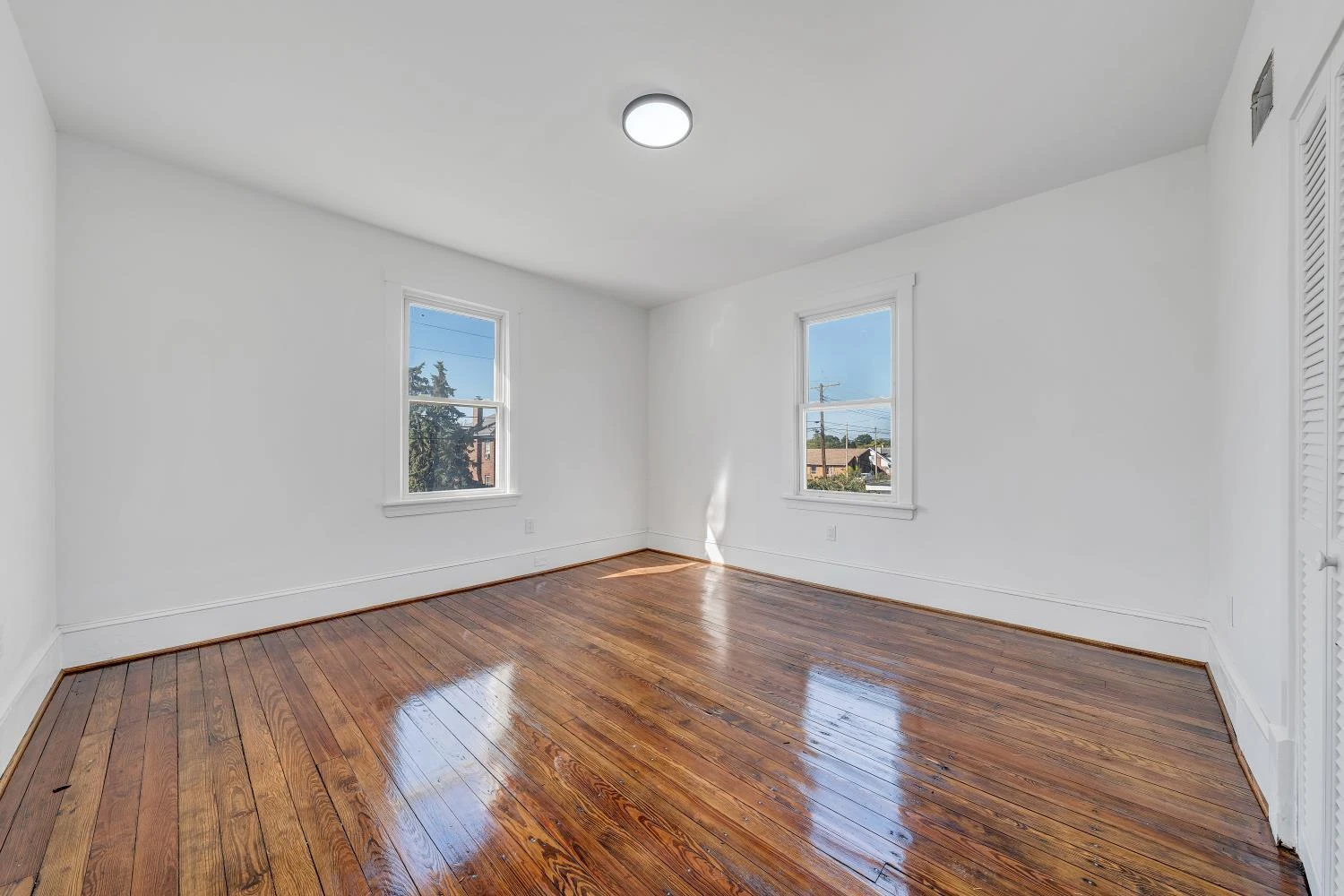 1915 Mercer AVE NW - Photo 11