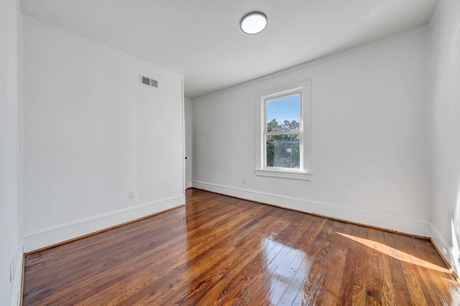 1915 Mercer AVE NW - Photo 12