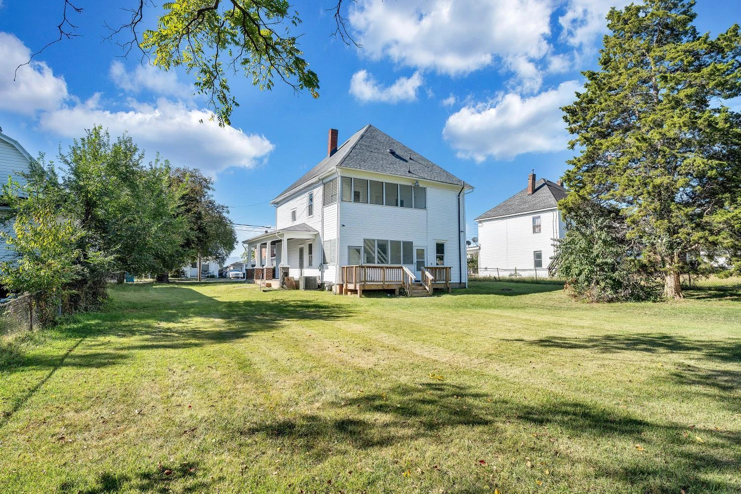 1915 Mercer AVE NW - Photo 17