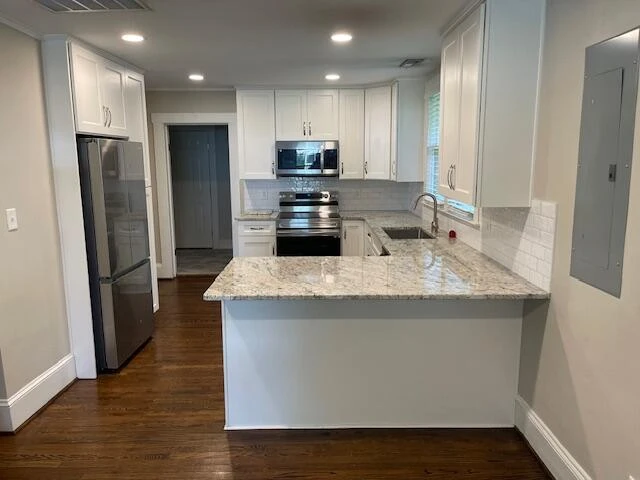 304 Bowman AVE - Photo 4