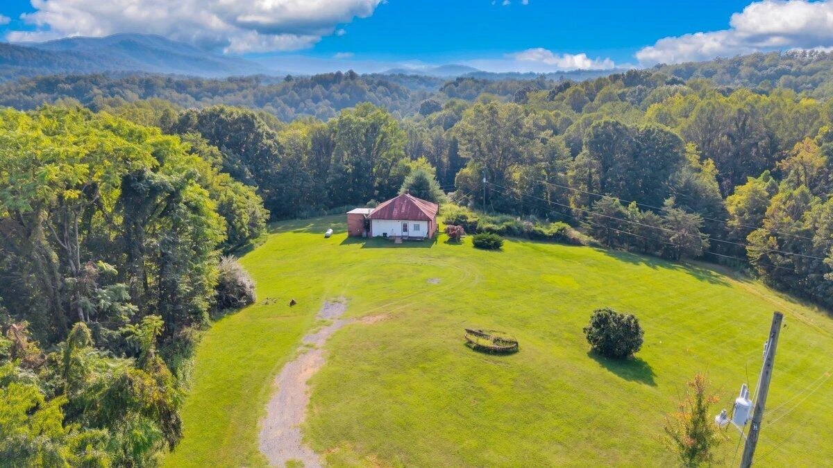 13384 Hardy RD - Photo 21