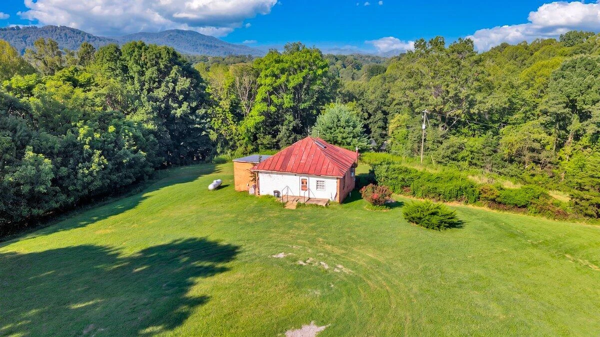 13384 Hardy RD - Photo 22
