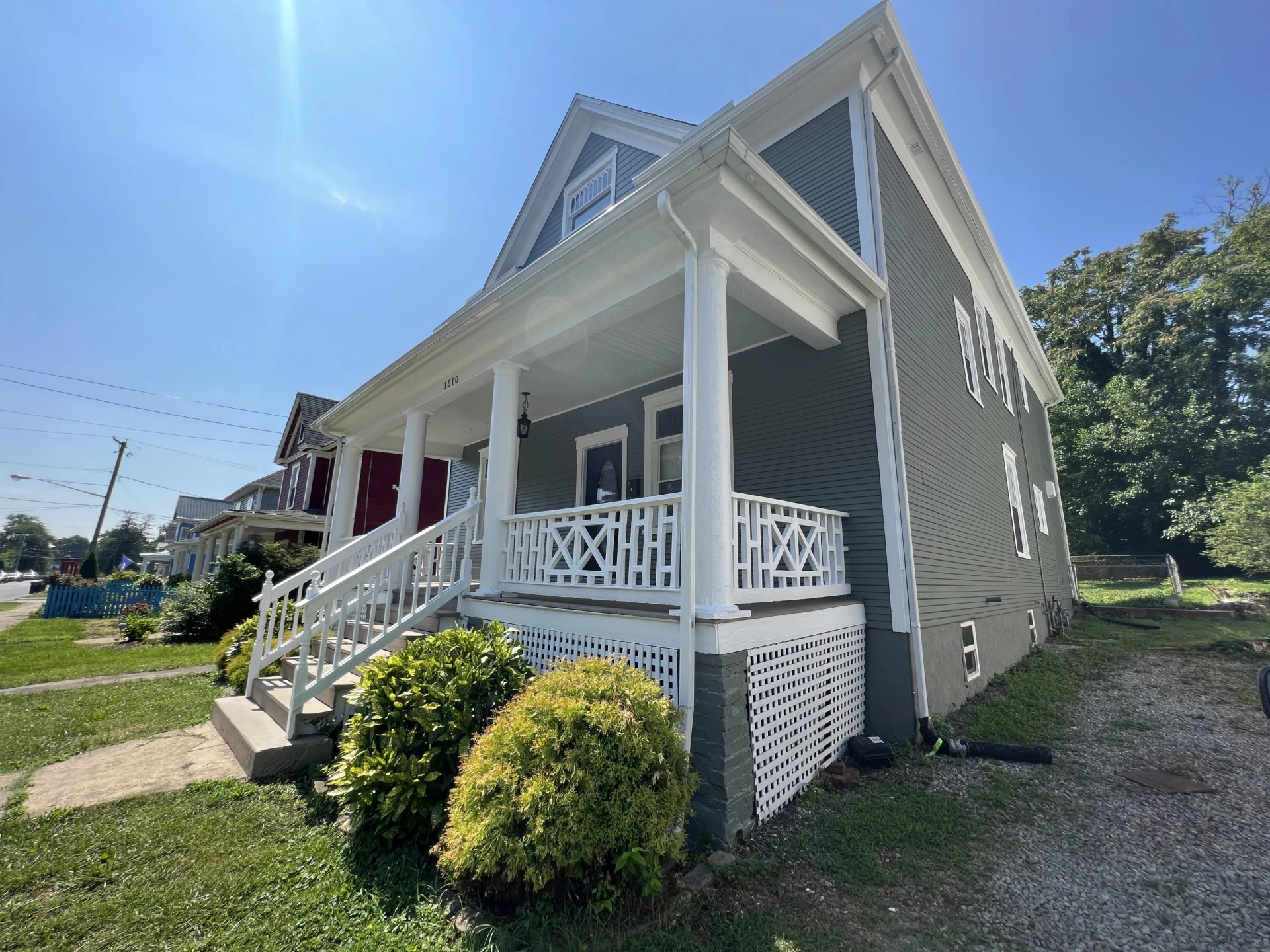 1510 Chapman AVE SW - Photo 2