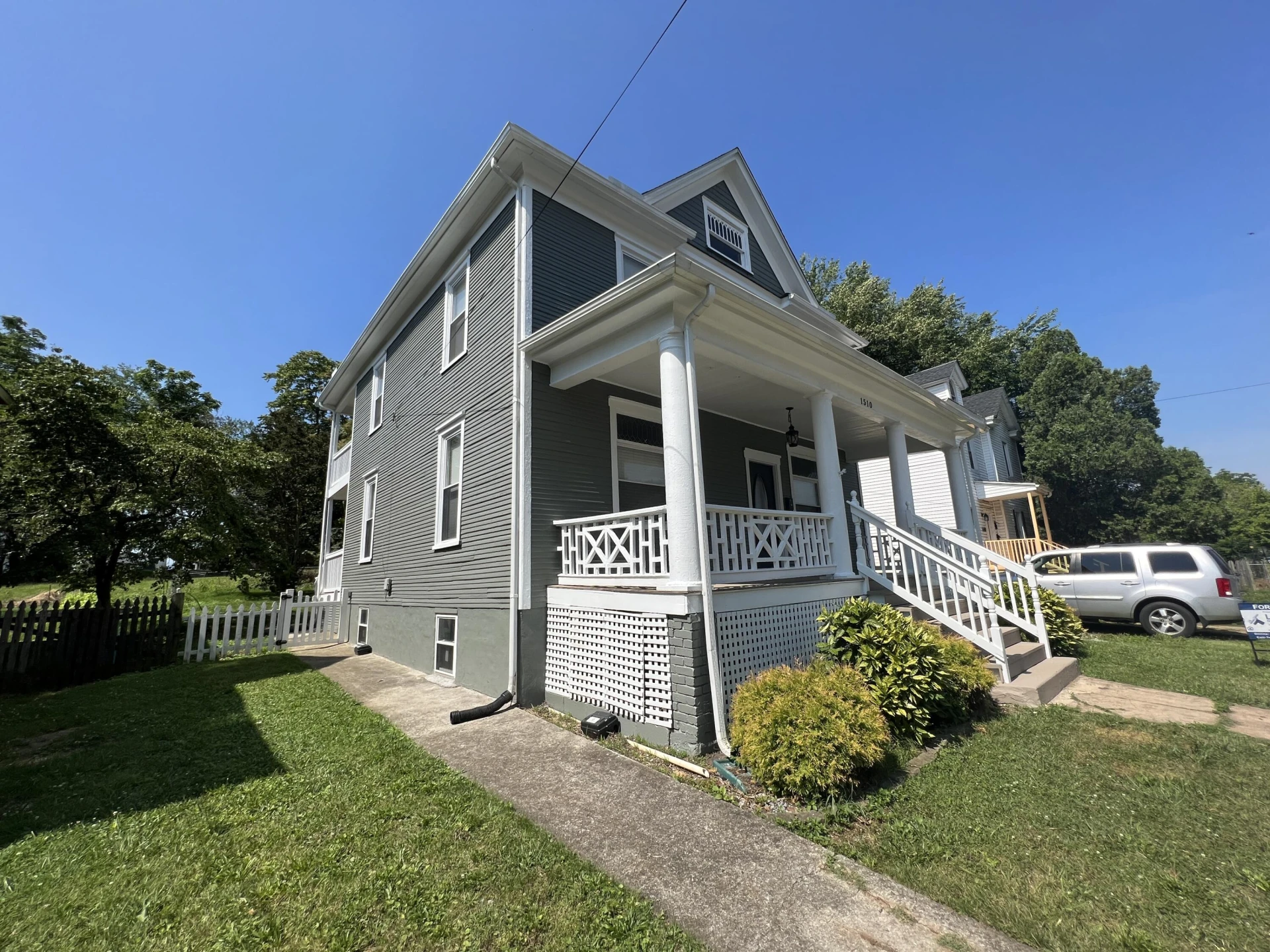 1510 Chapman AVE SW - Photo 3