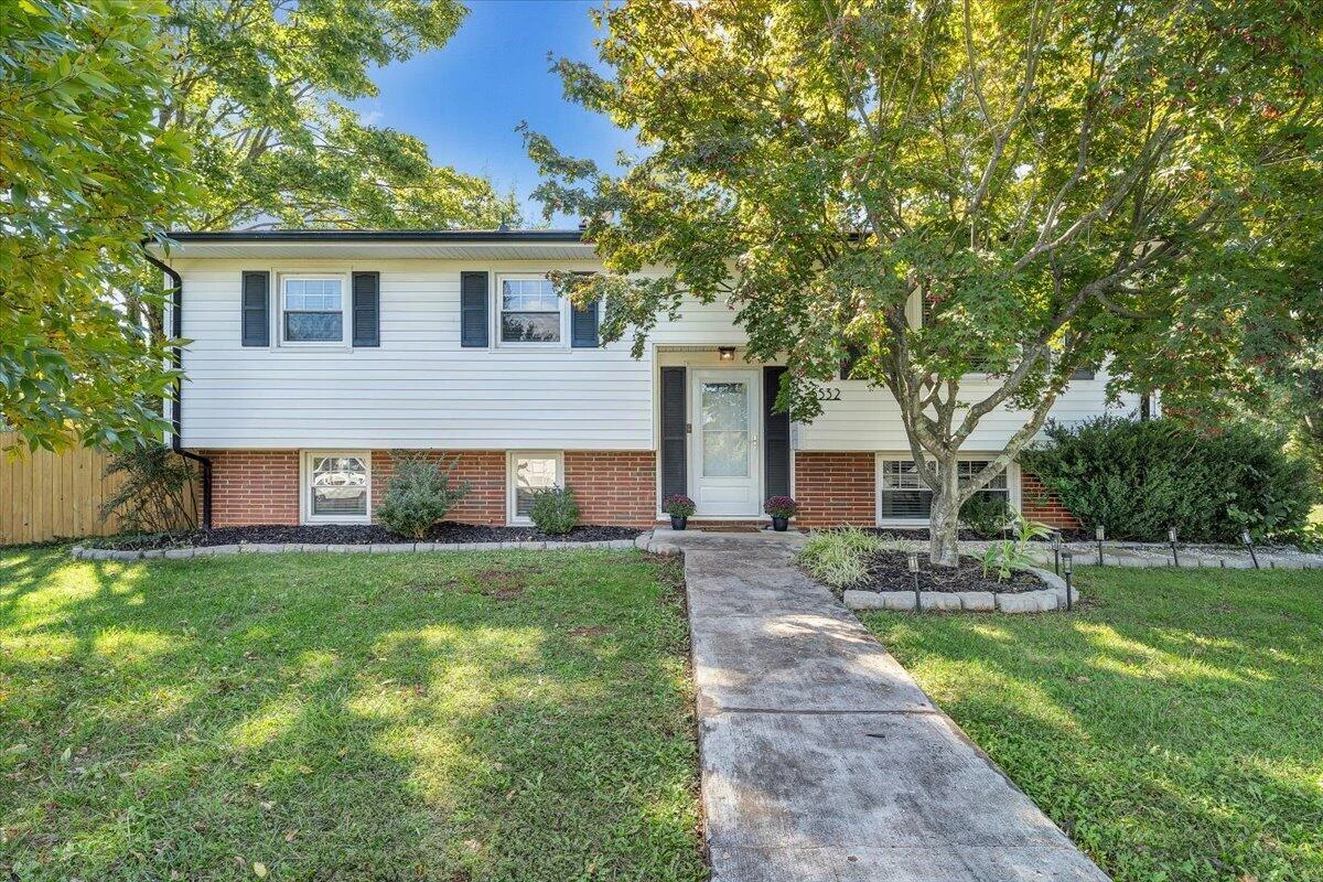 5532 Green Meadow RD
