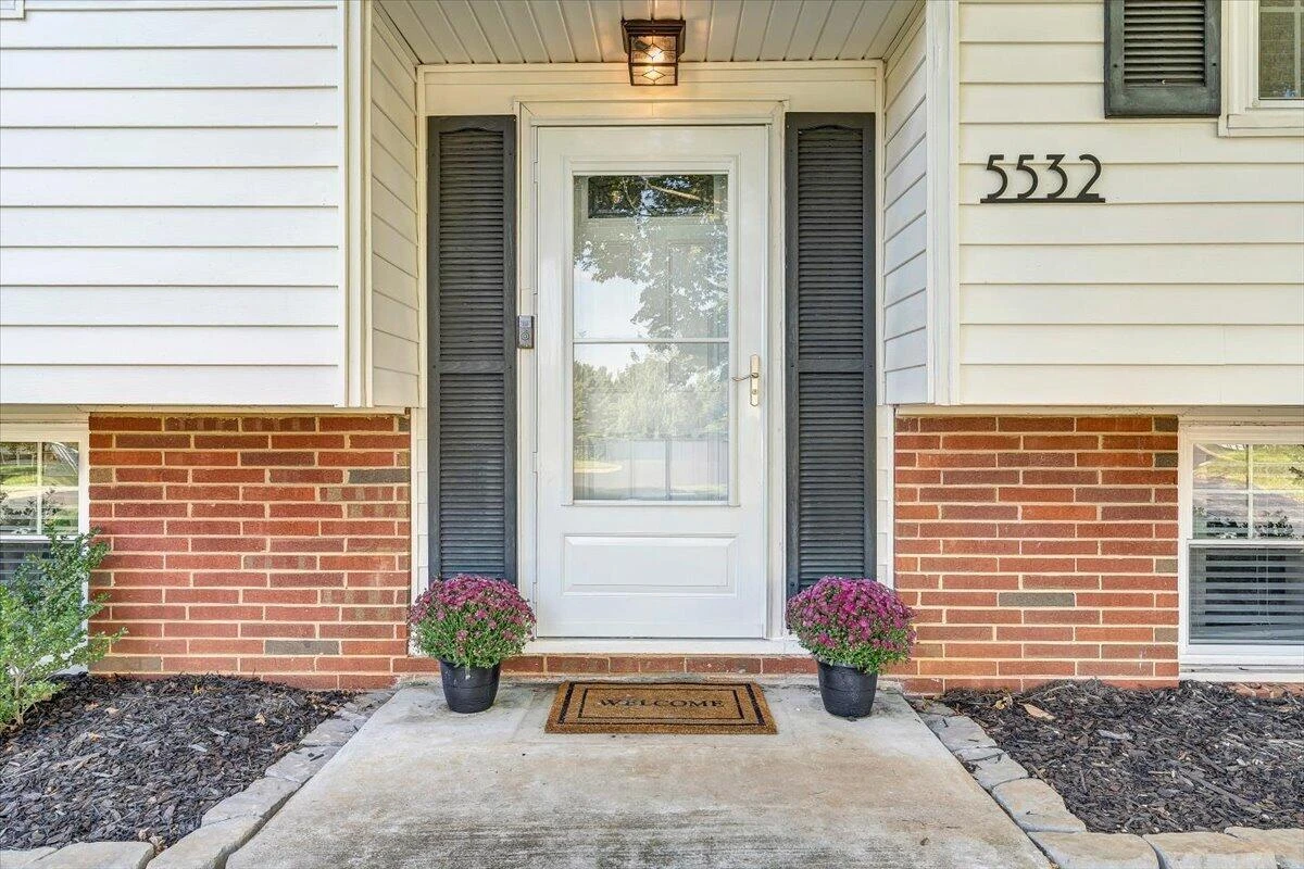 5532 Green Meadow RD - Photo 6