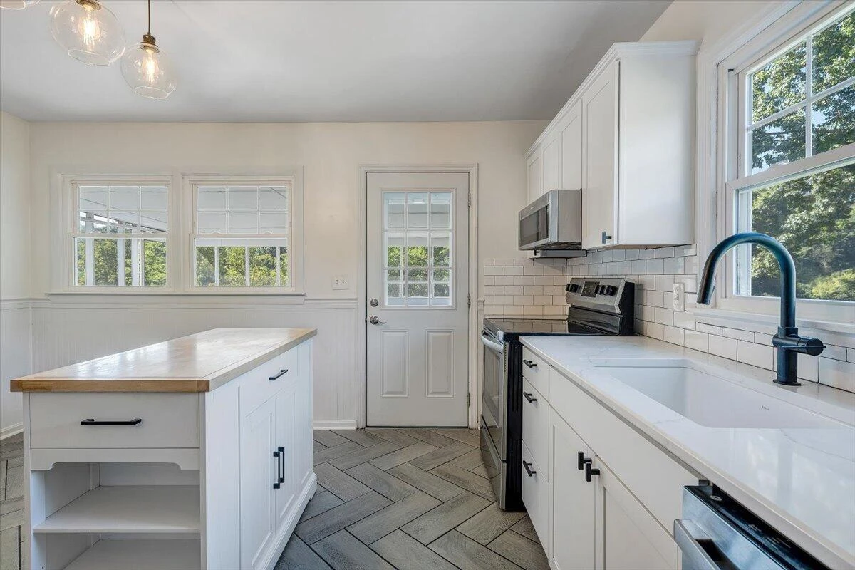 5532 Green Meadow RD - Photo 15