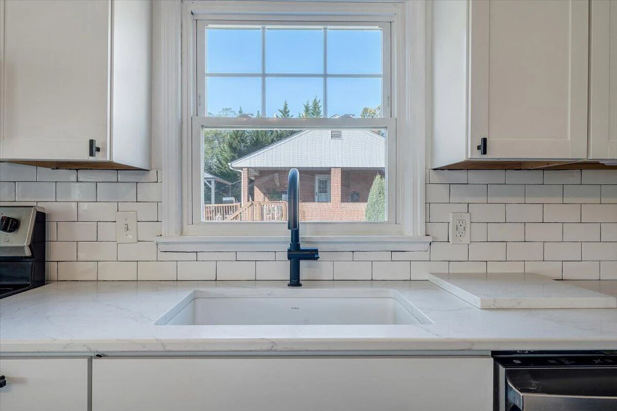 5532 Green Meadow RD - Photo 16