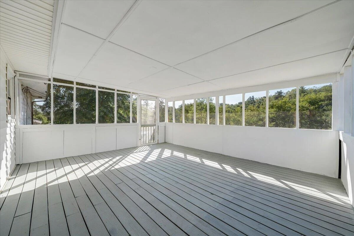 5532 Green Meadow RD - Photo 17