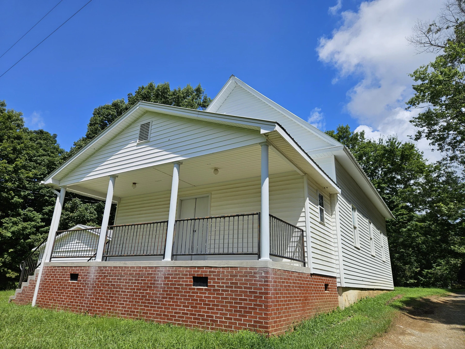 1227 Macks Mountain RD NW