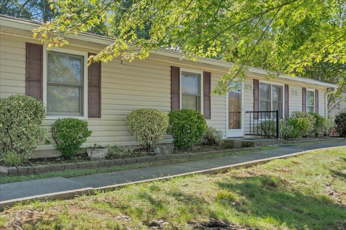 5511 N Garden LN - Photo 2