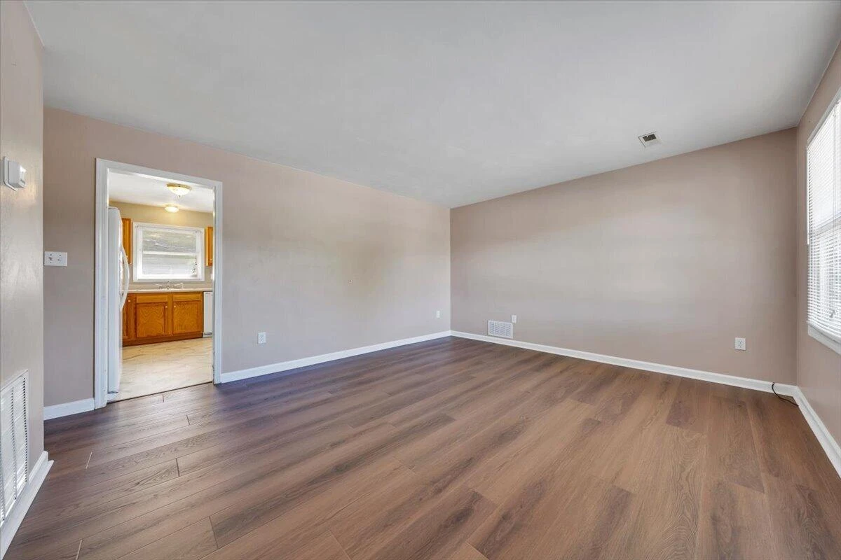 5511 N Garden LN - Photo 3