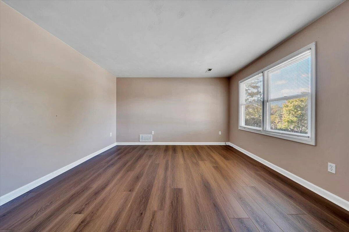 5511 N Garden LN - Photo 4