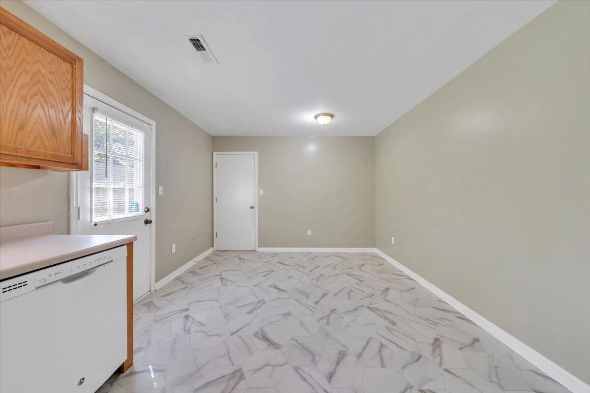 5511 N Garden LN - Photo 11